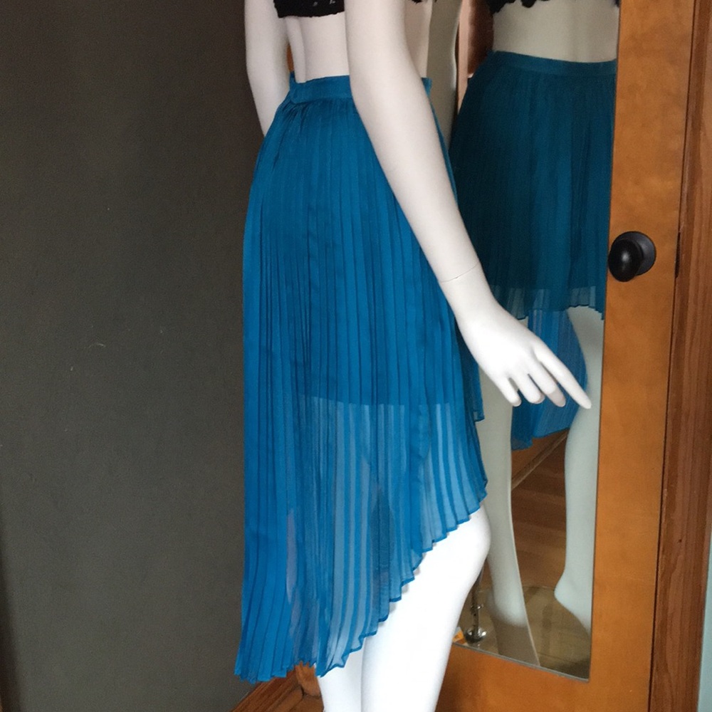 NWT Lightweight Teal Accordion Pleat Hi-lo Skirt Small